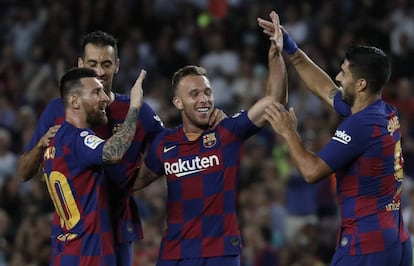 Messi, Busquets, Arthur y Luis Suárez celebran un gol ante el Villarreal.