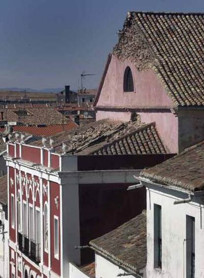 El seísmo destrozó parte del techo del teatro de Almagro.