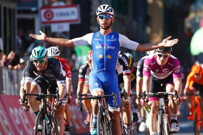 Fernando Gaviria, ganador en Messina de su segunda etapa en el Giro.