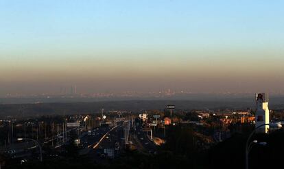 Nube de contaminaci&oacute;n y poluci&oacute;n sobre Madrid. 