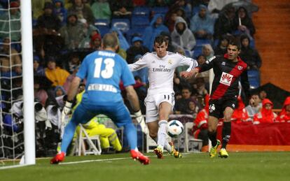 Bale encara a Ruben tras deshacerse de Iago Falqué