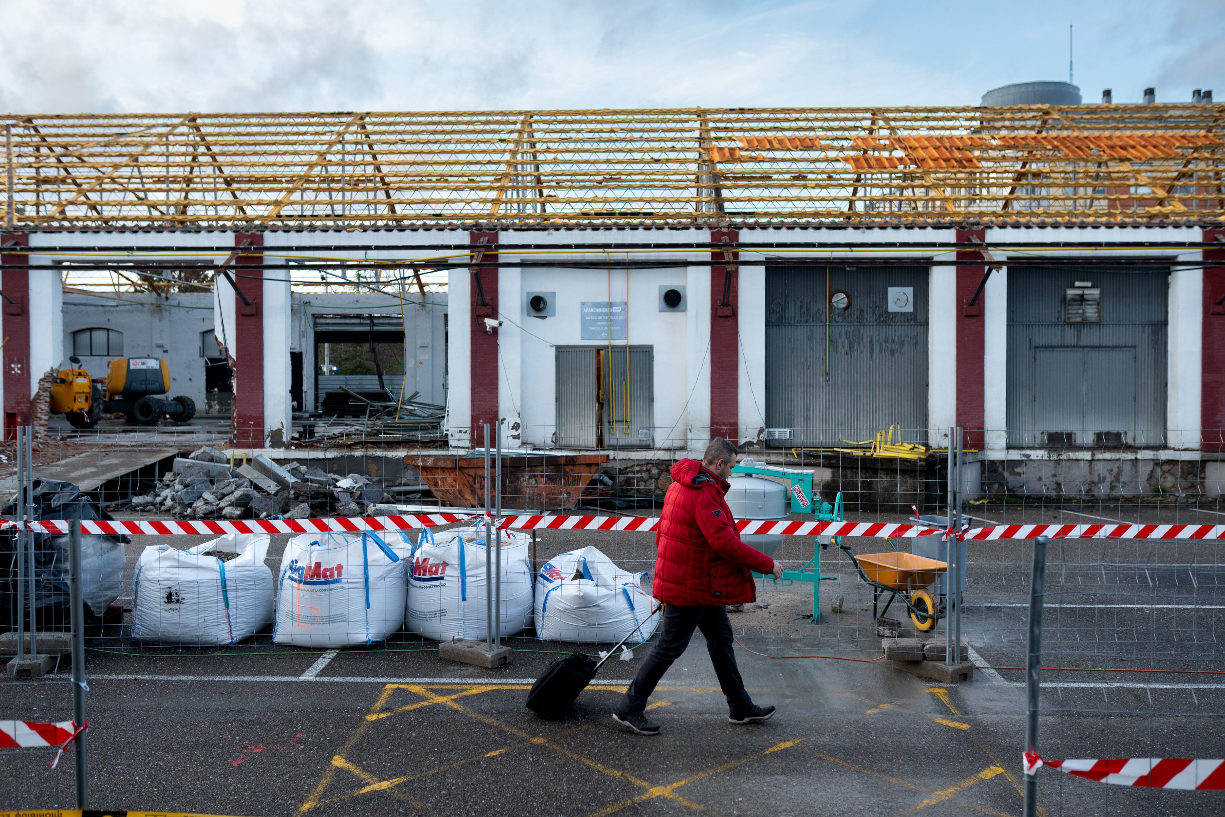 Naves en obras en la estación de trenes de Valladolid, este febrero.