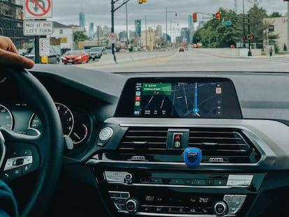 Google Maps en un coche con CarPlay.