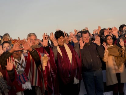 Evo Morales (center) and Vice President Álvaro García Linera (left).