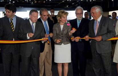 Esperanza Aguirre durante la inauguración del Salón Internacional del Automóvil Madrid 2012