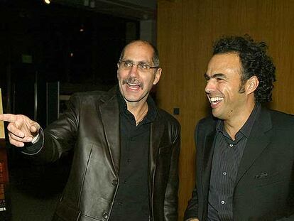 Guillermo Arriaga (izquierda) y Alejandro González Iñárritu.