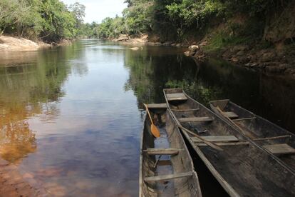 El río Orinoco es una de las principales vías por las que los pemones se mueven de una comunidad a otra.