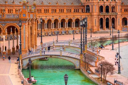 Plaza de España inside Seville's María Luisa Park.