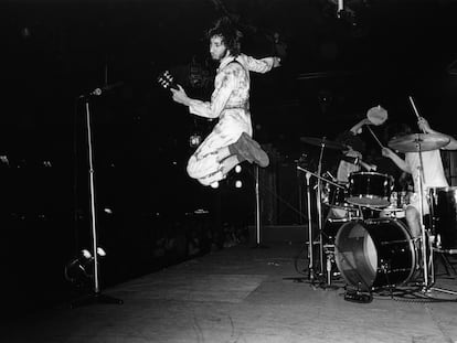 The Who actuando en Londres en 1970. Saltando, Pete Townshend; detrás, en la batería, Keith Moon.