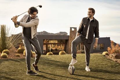 Dev Patel y Javier Bardem compartiendo su pasión por el deporte en la campaña fotografiada por Craig McDean.