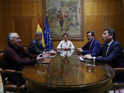 Reunión de la ministra de Trabajo, Yolanda Diaz, y los agentes sociales en una imagen de archivo. 