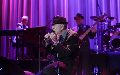 Leonard Cohen, durante su concierto de anoche en Barcelona en el Palau Sant Jordi.