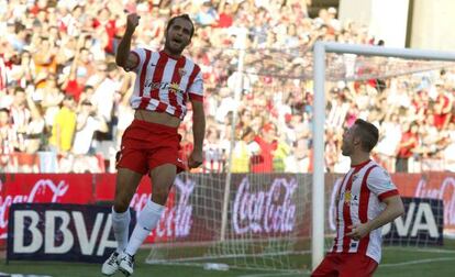 Verza celebra el primer gol del Almería.