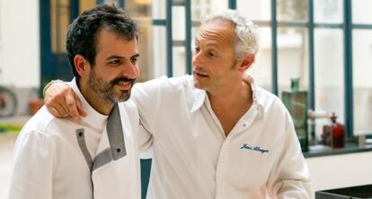 Nacho Sánchez, a la izquierda, y Jesús Almagro, en Madrid en la presentación de su menú degustación vegano.