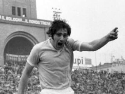 Giorgio Chinaglia en su &eacute;poca de delantero del Lazio.