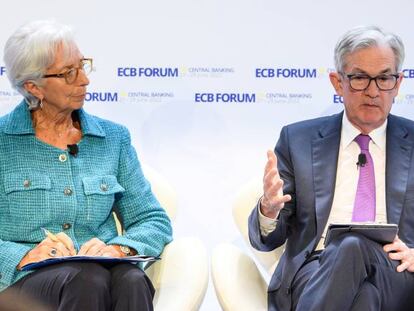 Christine Lagarde junto a Jerome Powell en el foro de bancos centrales que organiza el BCE en Sintra.