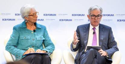 Christine Lagarde junto a Jerome Powell en el foro de bancos centrales que organiza el BCE en Sintra.