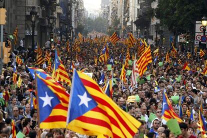 Around 600,000 pro-Catalan independence supporters take to the streets in Barcelona for the annual Diada or national holiday.