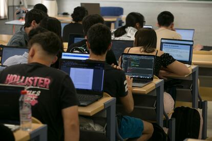Clase de Informática en la Escuela Técnica Superior de Ingenieros Informáticos de la Universidad Politécnica de Madrid.
