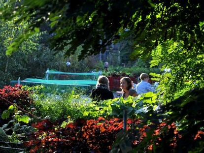 Prinzessinengarten es un jardín y huerto urbano en la berlinesa Oranienstrasse, con terraza incluida en verano.