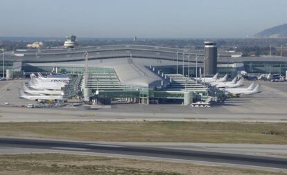 Aeropuerto de Barcelona-El Prat, en el que Aena reclama una ampliación.