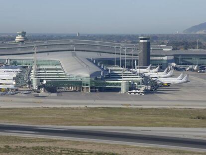 Aeropuerto de Barcelona-El Prat, en el que Aena reclama una ampliación.
