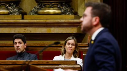 La presidenta del grupo de En Comú Podem en el Parlament, Jéssica Albiach, atiende la intervención del presidente de la Generalitat, Pere Aragonès, en un pleno.