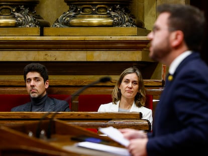 La presidenta del grupo de En Comú Podem en el Parlament, Jéssica Albiach, atiende la intervención del presidente de la Generalitat, Pere Aragonès, en un pleno.