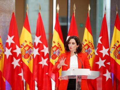 La presidenta de la Comunidad de Madrid, Isabel Díaz Ayuso, atienden a los medios tras reunirse con el presidente del Gobierno, Pedro Sánchez.