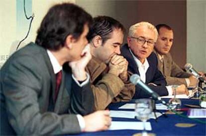 Jorge Flo, Antonio García Ferreras, Daniel Gavela y Pedro Guerrero, en la conferencia de prensa de ayer.