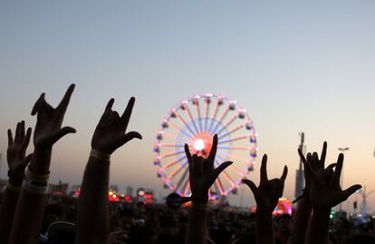 Gente animando durante un concierto del festival Rock in Rio en Brasil el 17 de septiembre de 2017. 