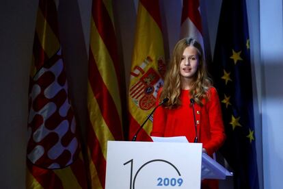 La princesa Leonor interviene en el acto de entrega de los Premios Princesa de Girona, este lunes en el Palacio de Congresos de Barcelona.