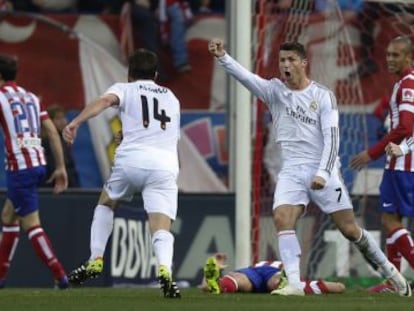 Ronaldo celebra o gol do empate