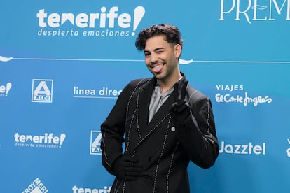 Otro canario que tampoco se ha querido perder esta fiesta de la música en español ha sido el cantante Agoney. Además de sus proyectos profesionales en solitario, en los próximos meses se subirá al escenario para convertirse en telonero de la gira que Mónica Naranjo tiene preparada por España. 
