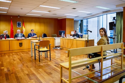 Una de las líderes de la organización neonazi NS Bastión Frontal, Isabel Medina Peralta durante el juicio en su contra en la Audiencia de Madrid.
