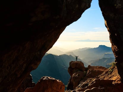 Amanecer en el monumento natural del Roque Nublo, en el municipio de Tejeda (Gran Canaria).