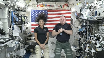 Los astronautas Sunita 'Suni' Williams y Barry 'Butch' Wilmore durante la rueda de prensa de este miércoles en la Estación Espacial Internacional.