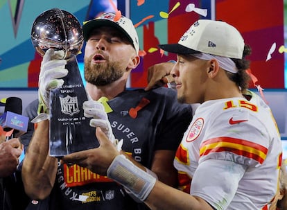 Jugadores de los Kansas City Chiefs celebran tras ganar la Super Bowl LVII, en 2024.