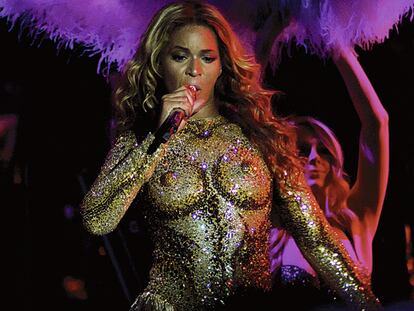 Todos mirando al pecho