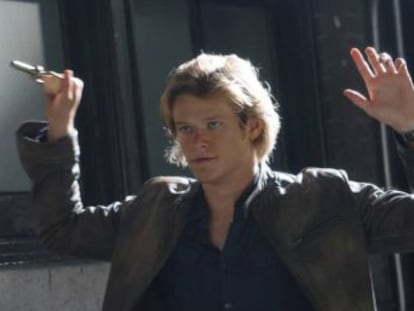 Lucas Till protagoniza la nueva versión de la serie del popular héroe de los ochenta