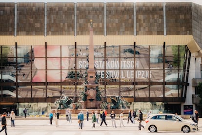 La Gewandhaus de Leipzig con el motivo de su Festival Shostákovich que luce estos días.