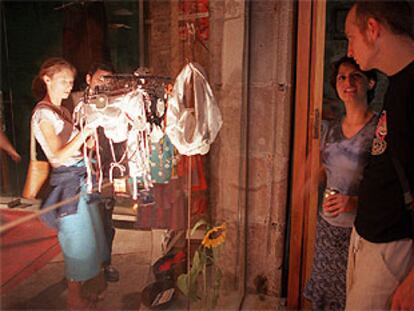 De compras por el Born en noches de luna llena