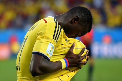 Jackson Mart&iacute;nez celebra un gol ante Jap&oacute;n.