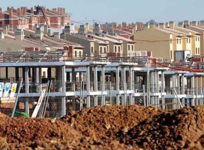 Urbanización de Fadesa en Perbes (Miño), paralizada tras la suspensión de pagos de las inmobiliarias.