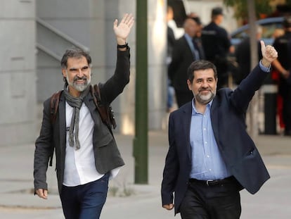 Jordi S&agrave;nchez y Jordi Cuixart, a su llegada el lunes a la Audiencia Nacional.