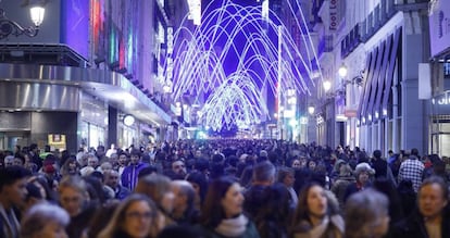La calle de Preciados en diciembre de 2016.