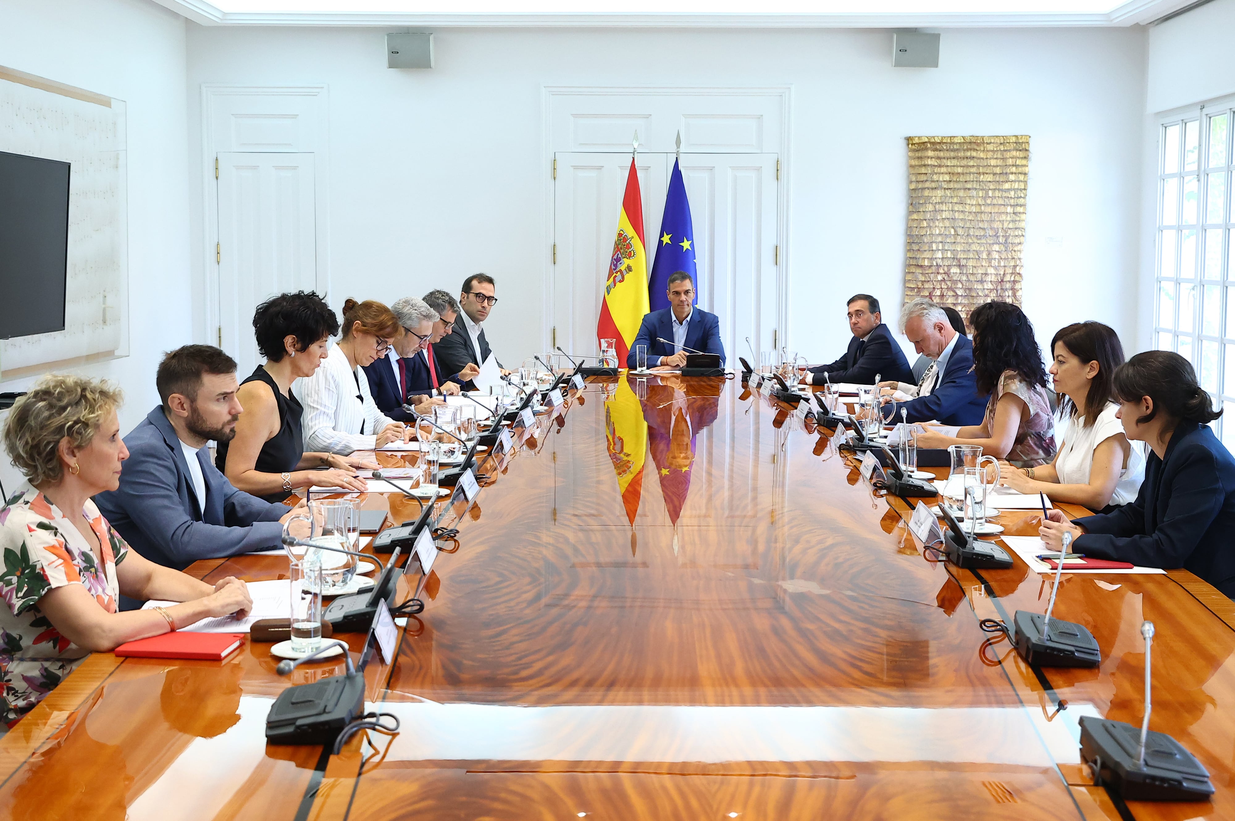 Última hora de la entrada de inmigrantes a Ceuta, en directo | El Consejo de Ministros desclasifica los informes sobre Ceuta: “Damos un paso más en nuestro compromiso con la transparencia”