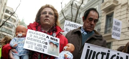 Manifestación en Madrid de los familiares de 'niños robados'