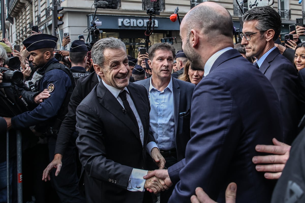 サルコジ大統領は新著で体制との決着を付け、極右を祝福 |国際的