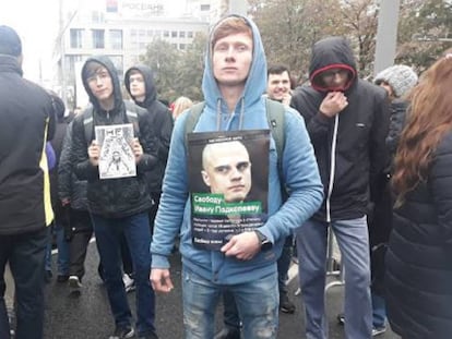 Jóvenes reclaman la libertad de los presos políticos en Moscú, el pasado 29 septiembre.
 